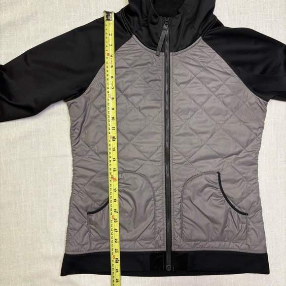 The North Face Women’s Med Grey Black Quilted Windbreaker Full Zip Hooded Jacket - Picture 7 of 9